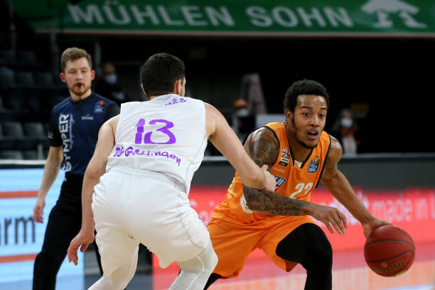 手术治疗更 手术治疗更