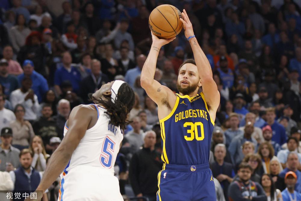 田径美人吴艳妮校园素颜流出：单身吃饭萌+身材好，恋爱感觉又来到.