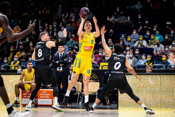 在多场比赛 在多场比赛